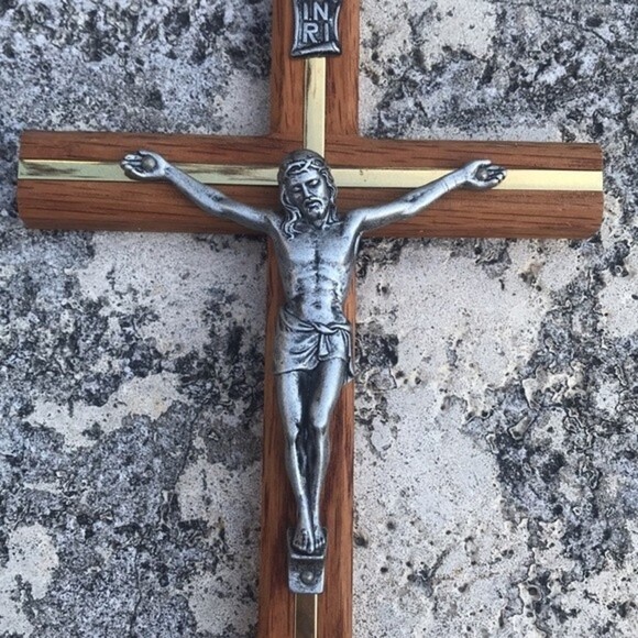 Religion wall inri wood cross with Jesus figure - Picture 5 of 7